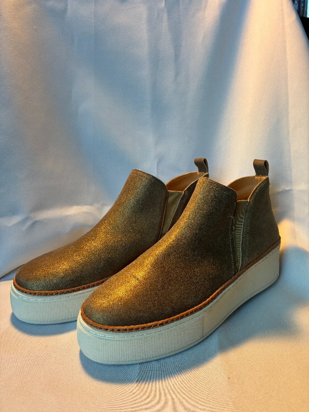 Women's slip on footwear